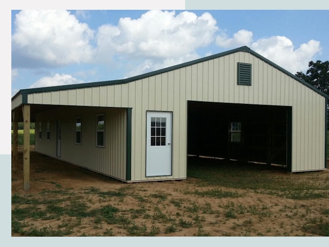 Строительство конюшен в Артёме